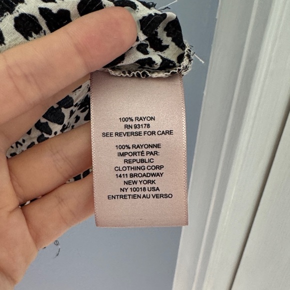 Philosophy Black and Tan Leopard Button Down Shirt - Picture 7 of 8